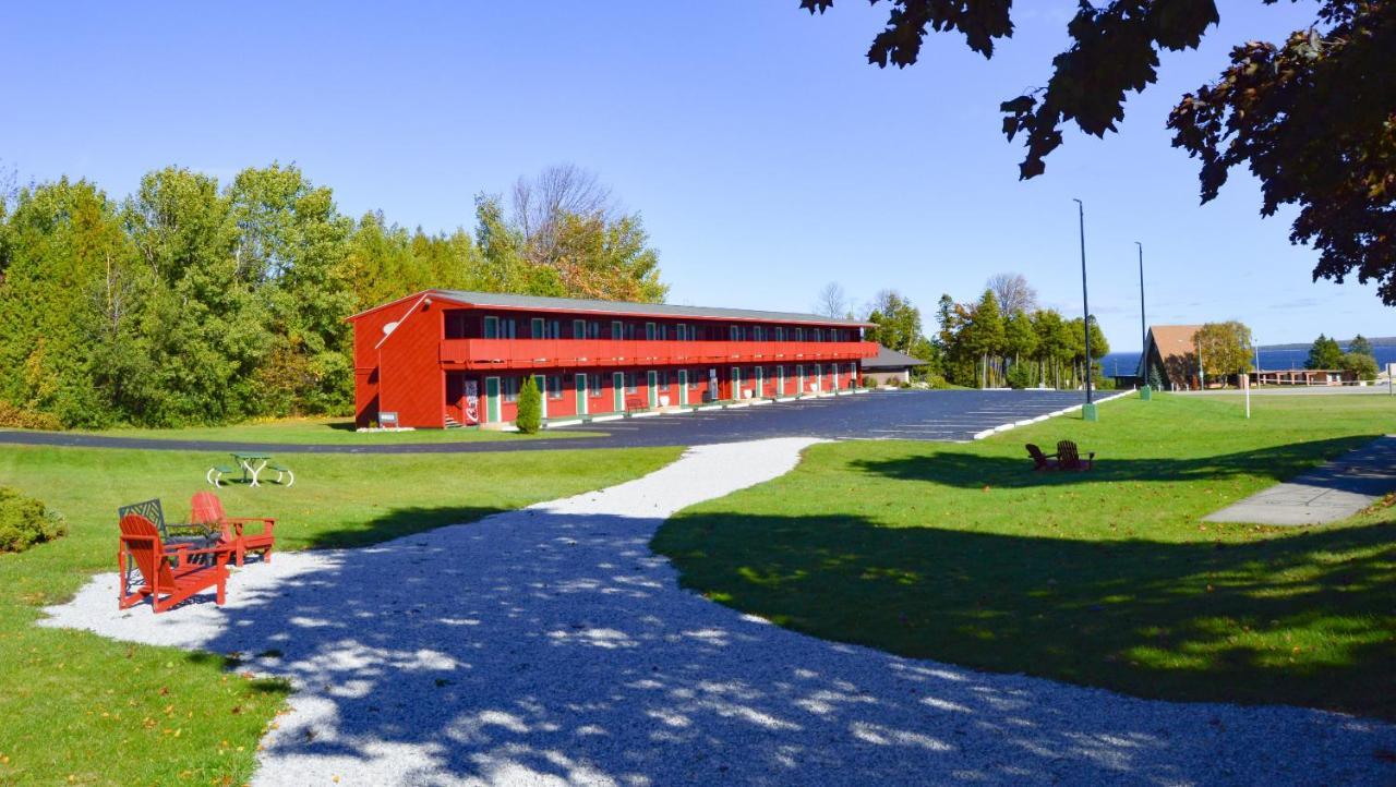 Cedar Hill Lodge Saint Ignace Εξωτερικό φωτογραφία