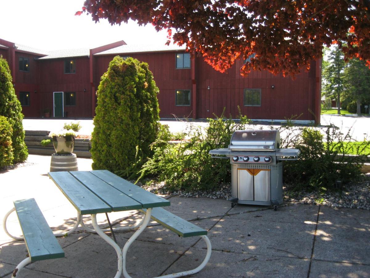 Cedar Hill Lodge Saint Ignace Εξωτερικό φωτογραφία