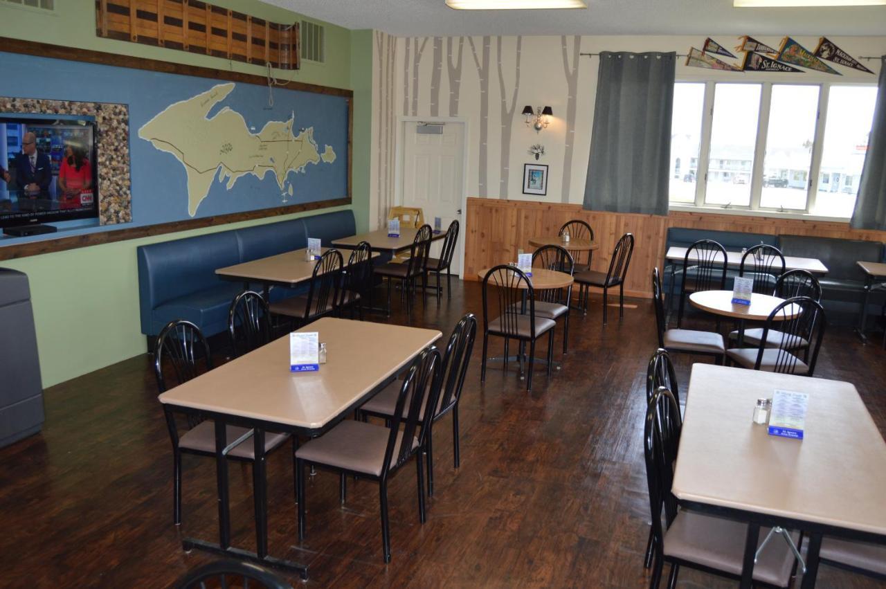 Cedar Hill Lodge Saint Ignace Εξωτερικό φωτογραφία