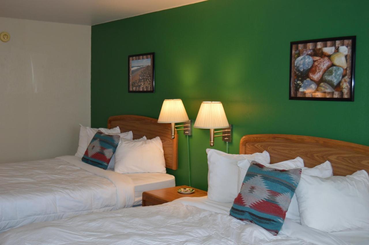 Cedar Hill Lodge Saint Ignace Εξωτερικό φωτογραφία