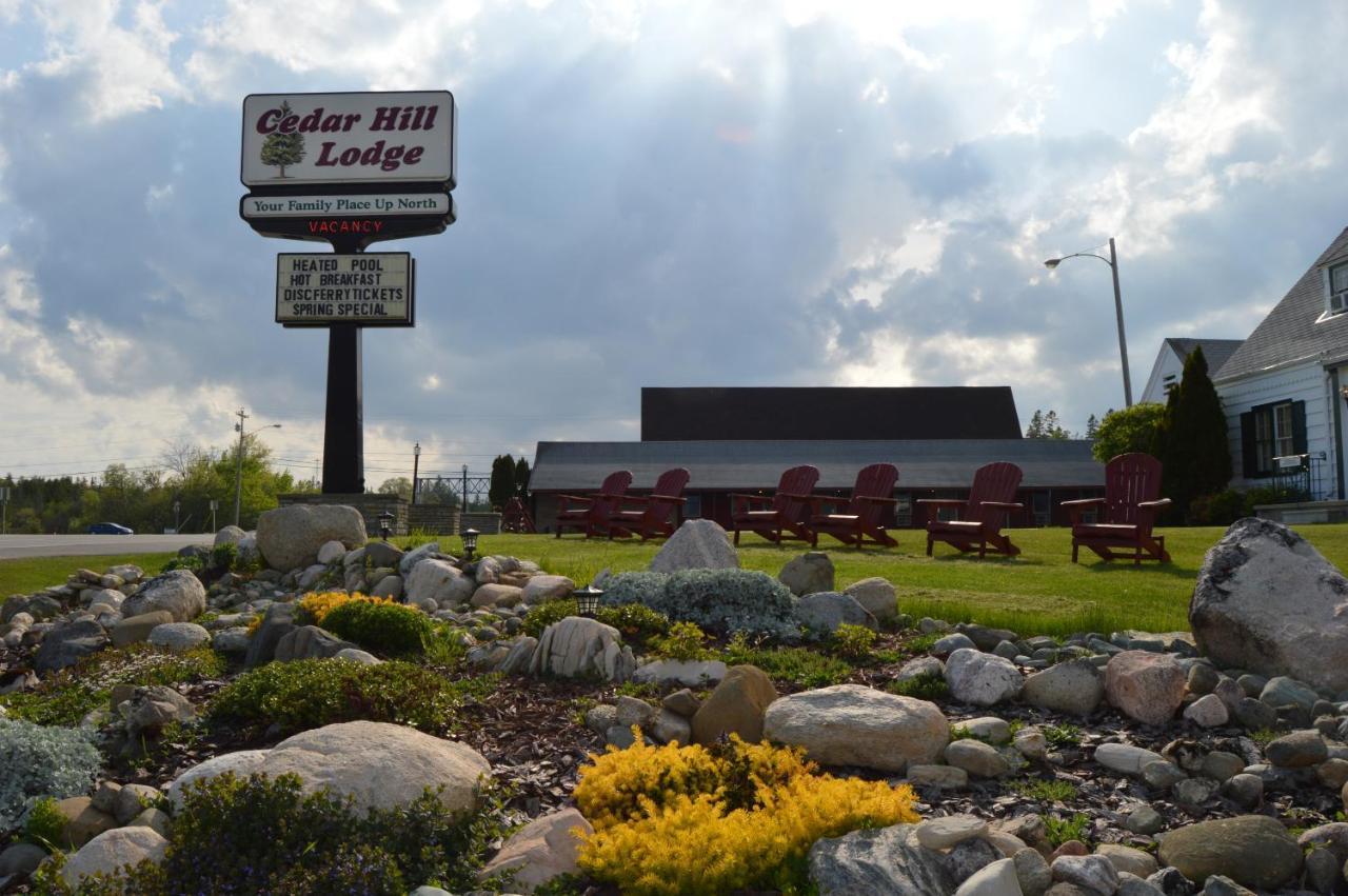Cedar Hill Lodge Saint Ignace Εξωτερικό φωτογραφία