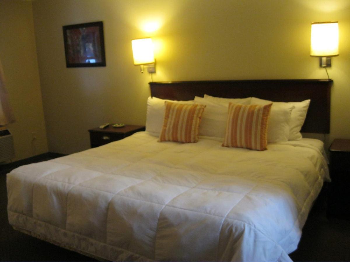 Cedar Hill Lodge Saint Ignace Εξωτερικό φωτογραφία
