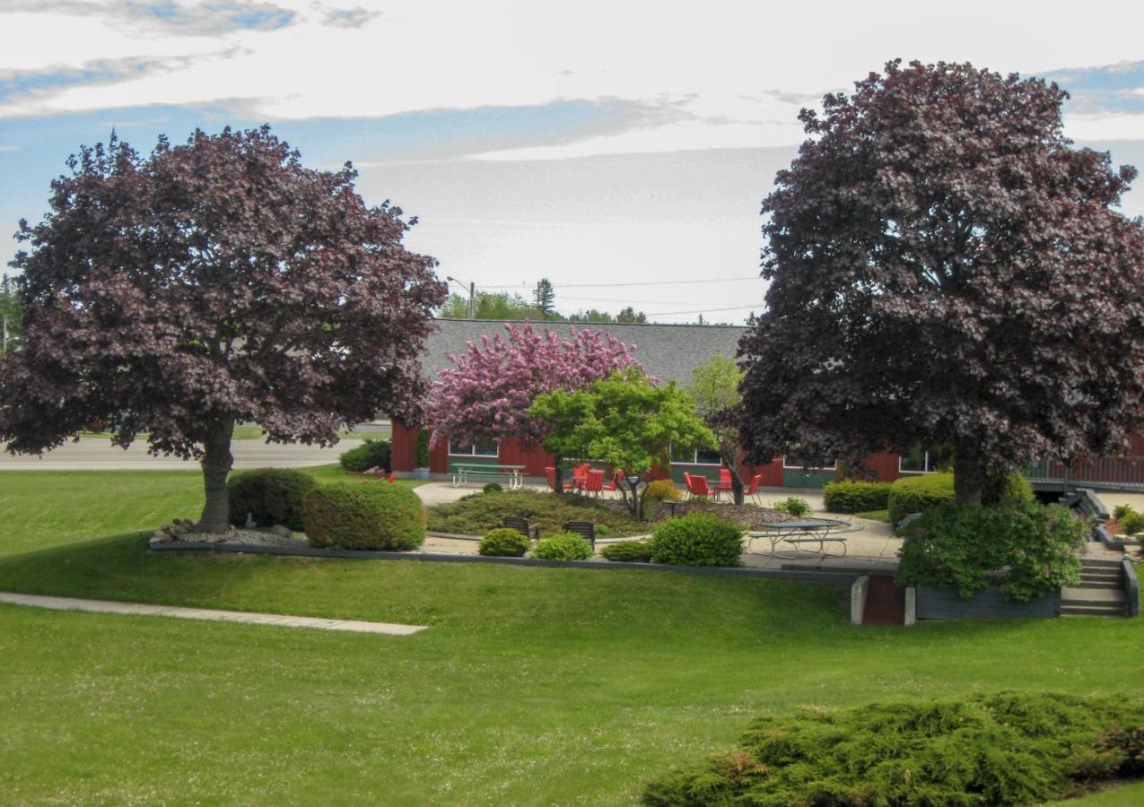 Cedar Hill Lodge Saint Ignace Εξωτερικό φωτογραφία