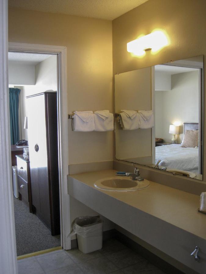 Cedar Hill Lodge Saint Ignace Εξωτερικό φωτογραφία