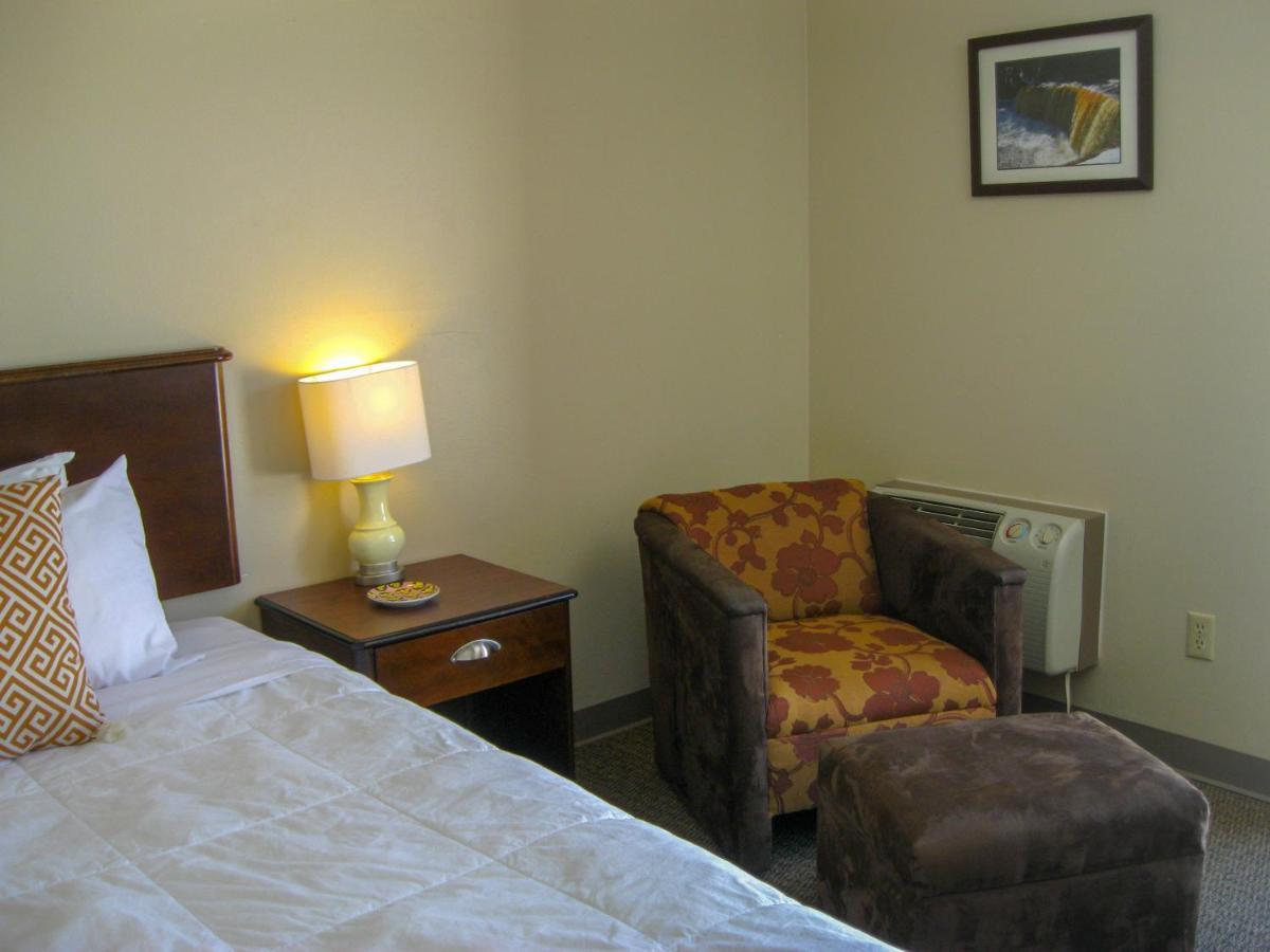 Cedar Hill Lodge Saint Ignace Εξωτερικό φωτογραφία
