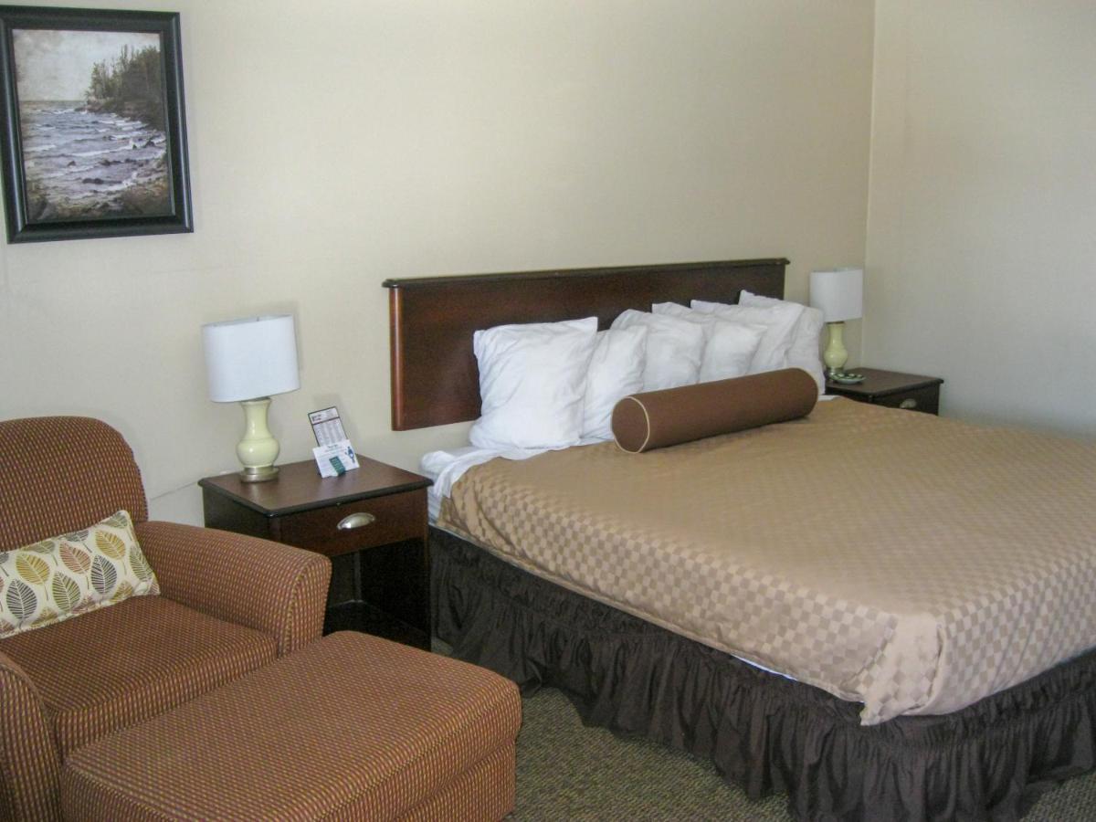 Cedar Hill Lodge Saint Ignace Εξωτερικό φωτογραφία