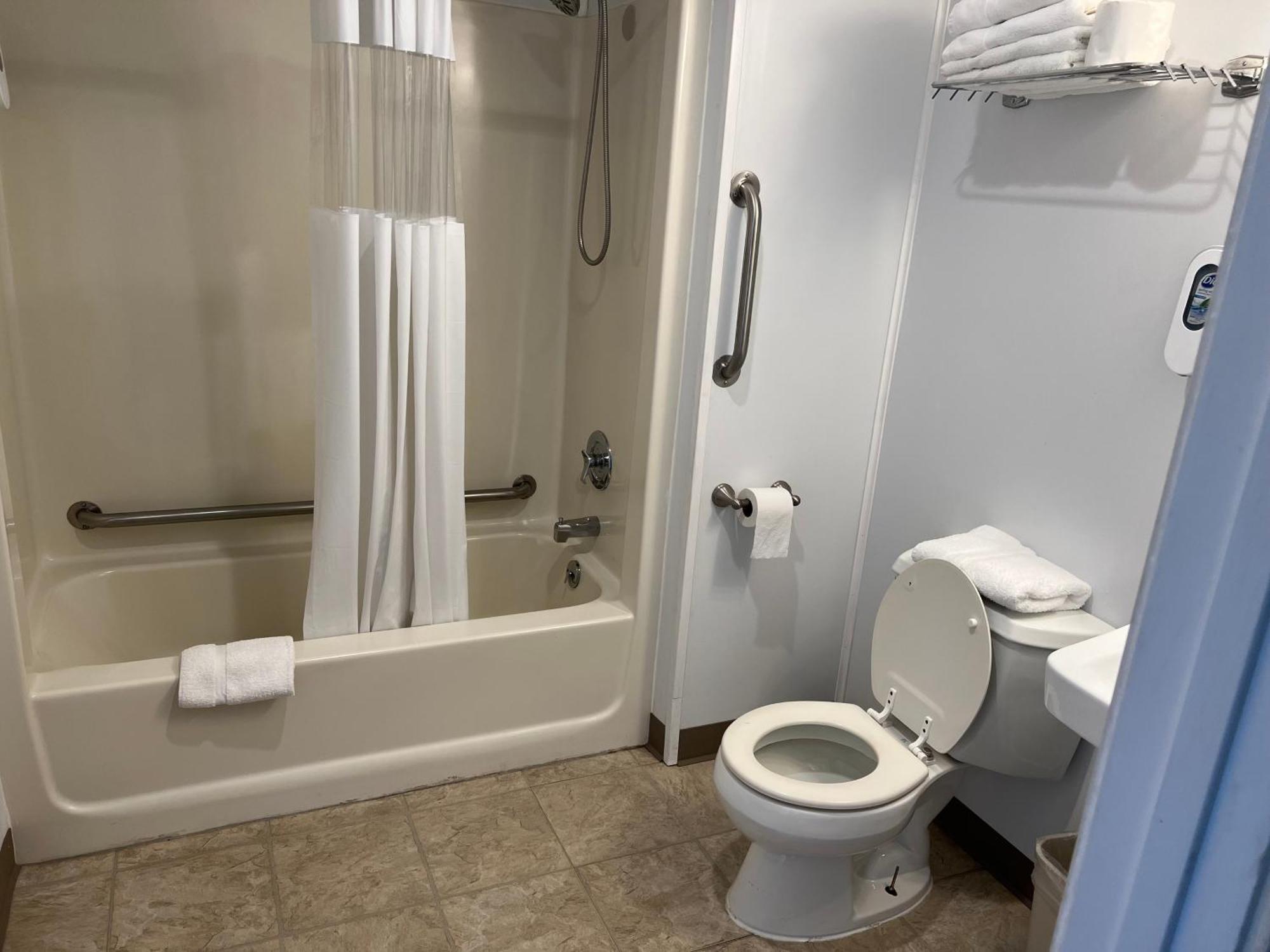 Cedar Hill Lodge Saint Ignace Εξωτερικό φωτογραφία