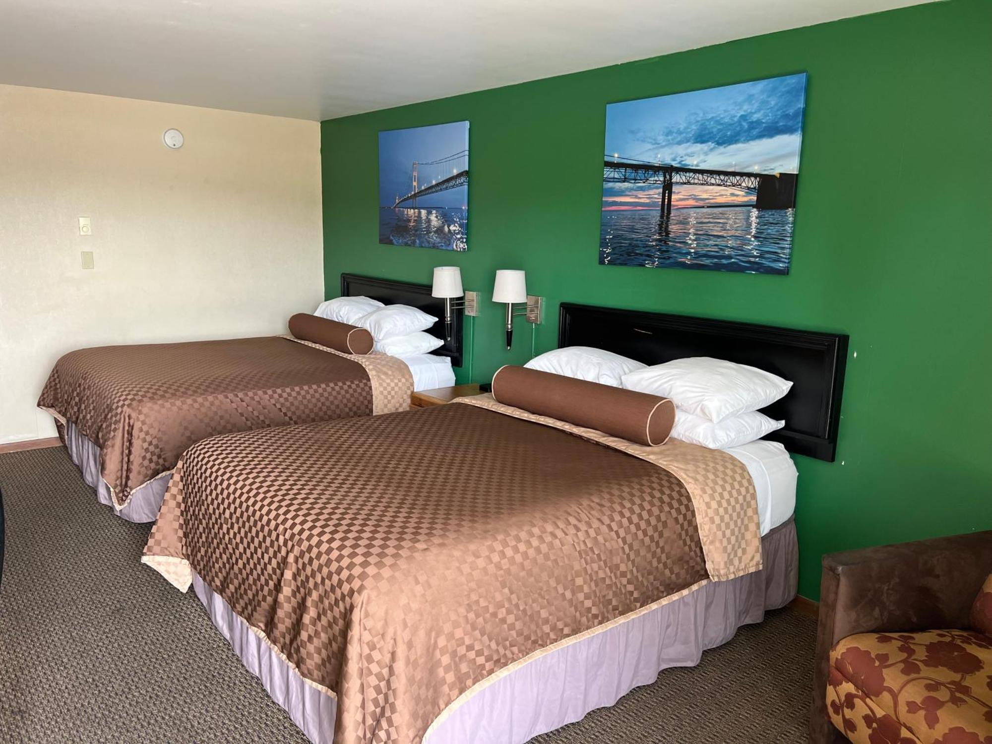 Cedar Hill Lodge Saint Ignace Εξωτερικό φωτογραφία